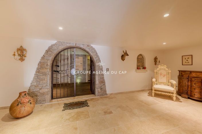 Image No.17-3 Bed House for sale