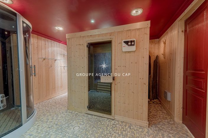 Image No.15-3 Bed House for sale