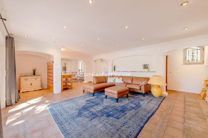 Image No.3-3 Bed House for sale