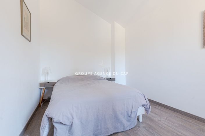 Image No.15-4 Bed House for sale