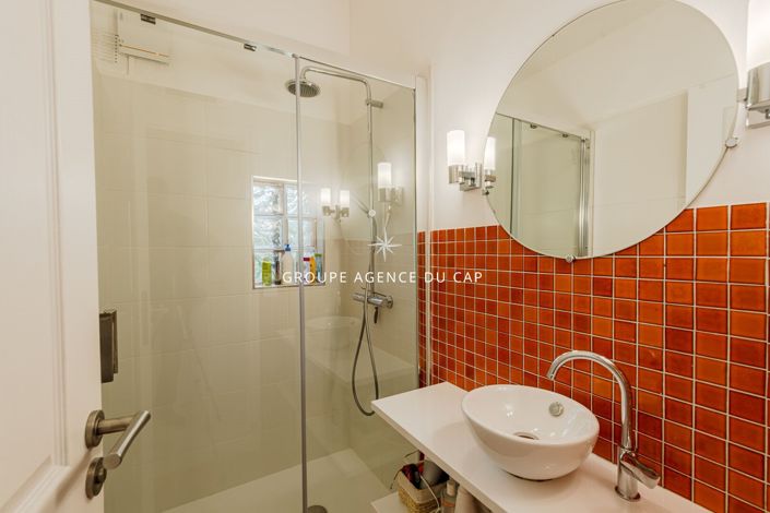 Image No.16-4 Bed House for sale
