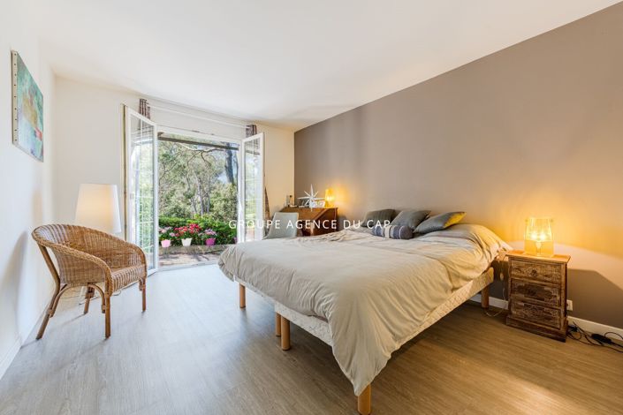 Image No.6-4 Bed House for sale
