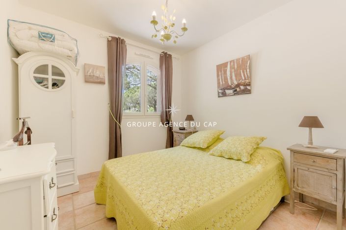 Image No.16-4 Bed House for sale