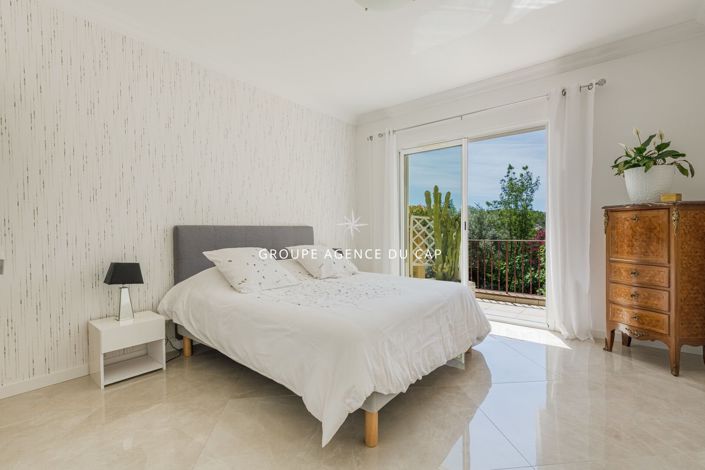 Image No.6-3 Bed House for sale