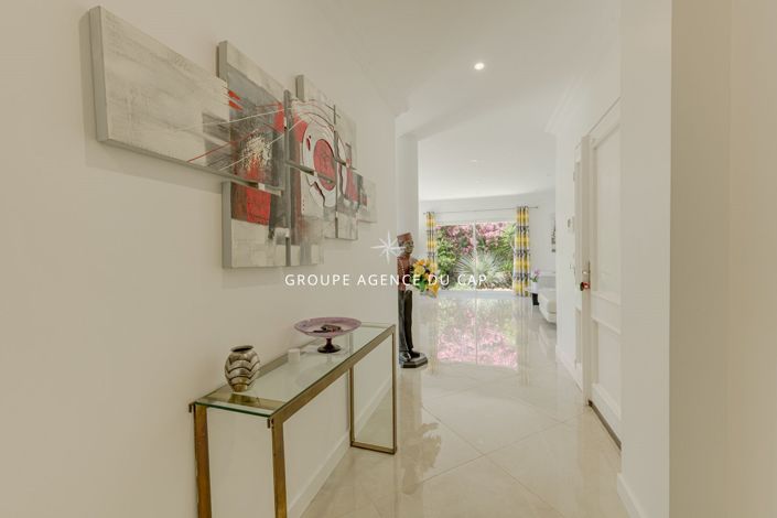 Image No.7-3 Bed House for sale