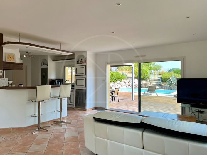 Image No.6-4 Bed House for sale