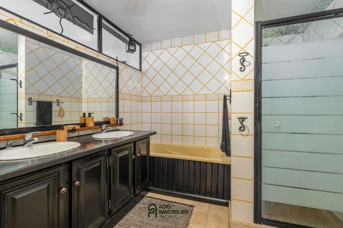 Image No.16-4 Bed House for sale