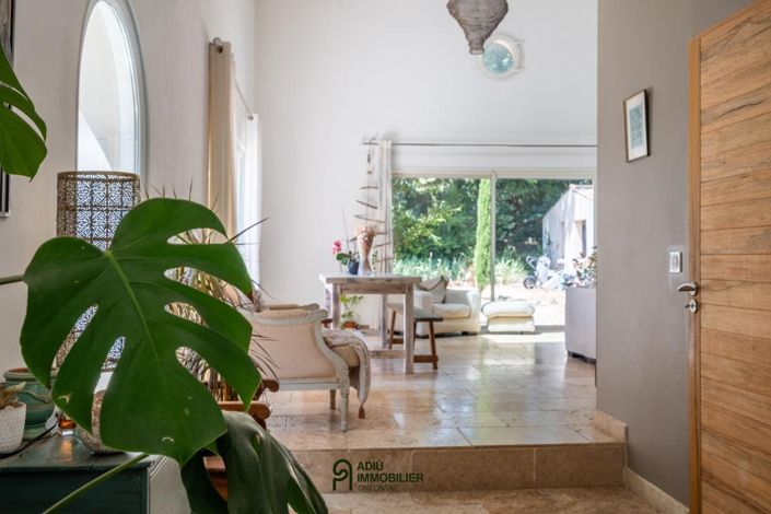 Image No.3-4 Bed House for sale
