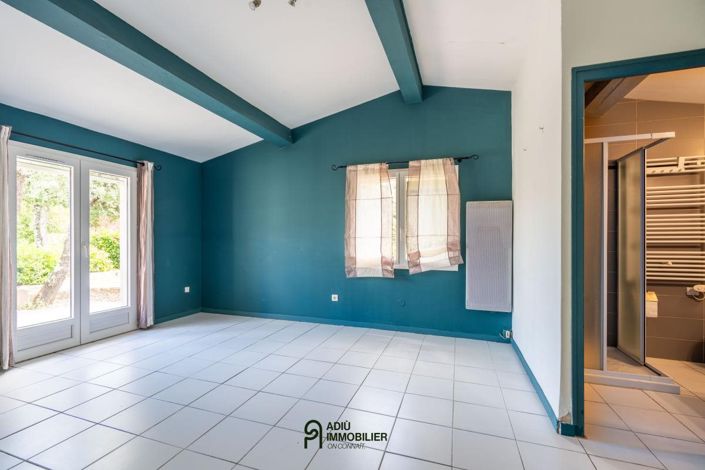 Image No.10-5 Bed House for sale