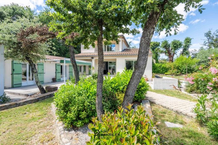 Image No.19-5 Bed House for sale