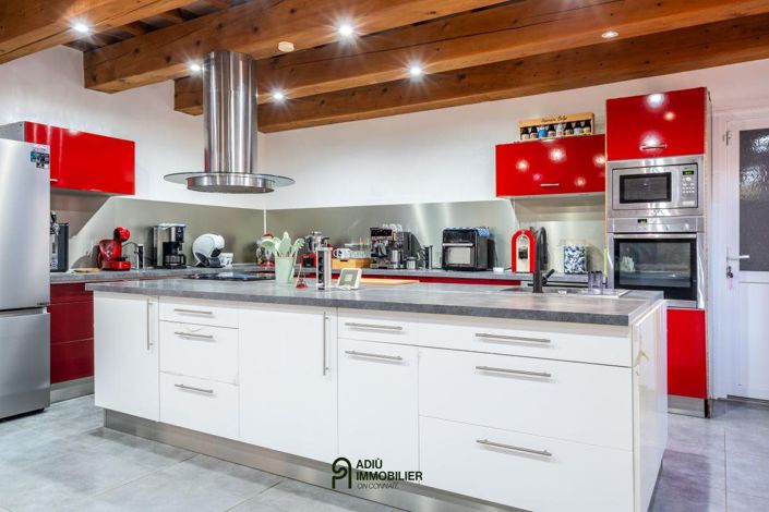 Image No.8-7 Bed House for sale