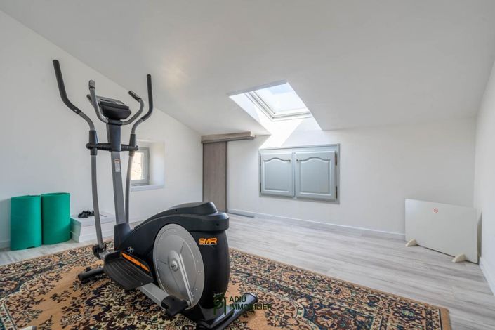 Image No.17-3 Bed House for sale