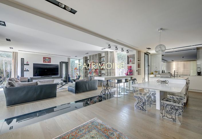 Image No.3-7 Bed House for sale