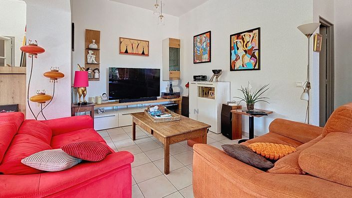 Image No.10-3 Bed House for sale