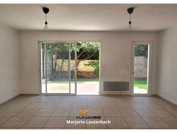 ak7yhi3g1e9y41m210