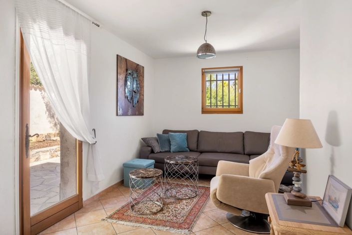 Image No.11-5 Bed House for sale