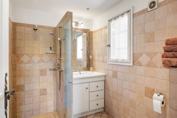 Image No.13-5 Bed House for sale
