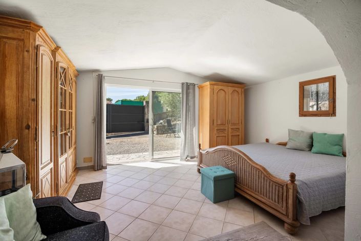 Image No.24-5 Bed House for sale