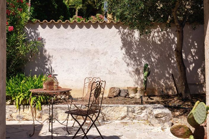 Image No.50-5 Bed House for sale