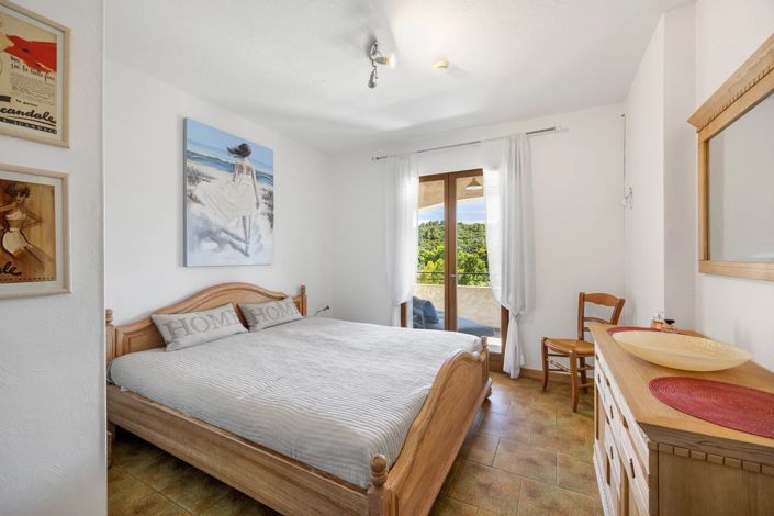 Image No.9-5 Bed House for sale