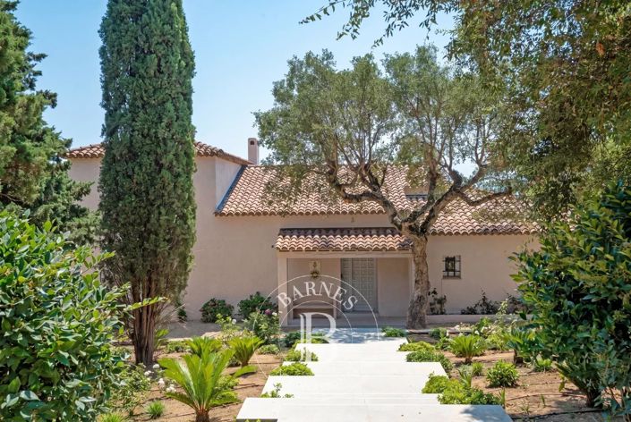 Image No.18-6 Bed House for sale