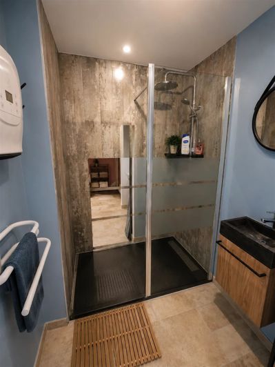 Image No.10-3 Bed House for sale