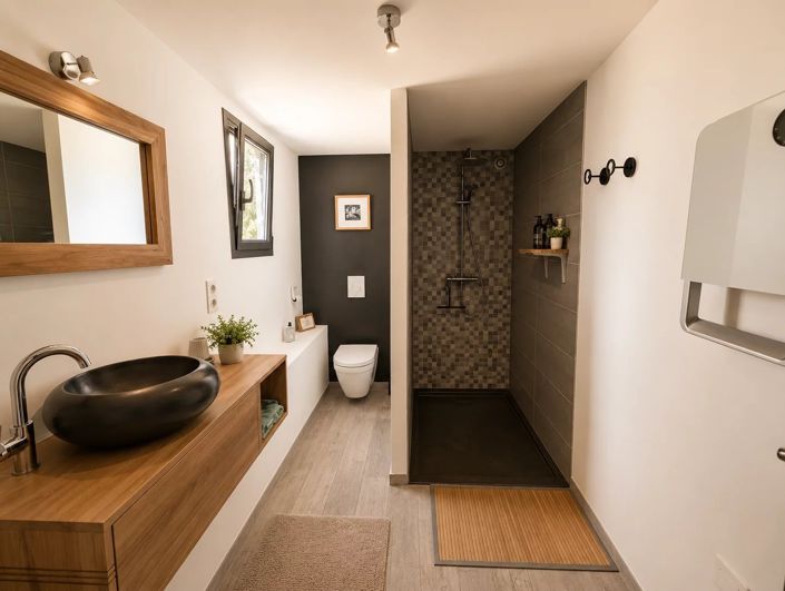 Image No.17-3 Bed House for sale