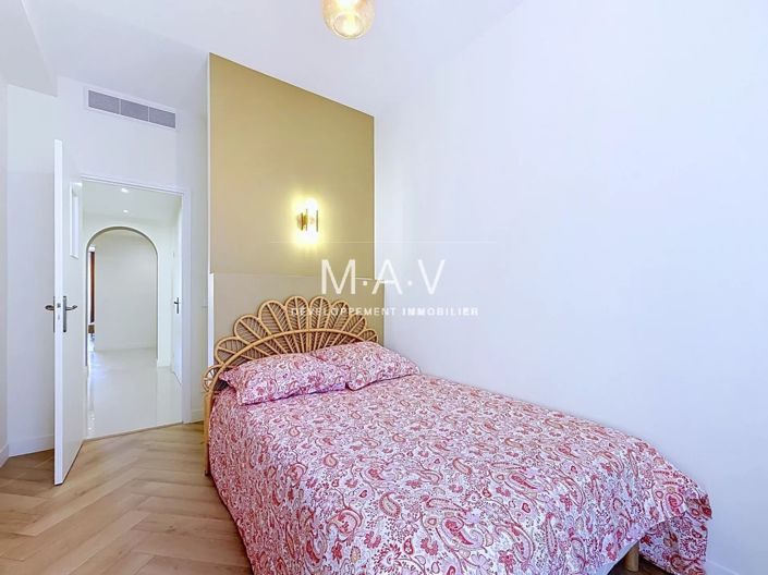 Image No.22-2 Bed Apartment for sale