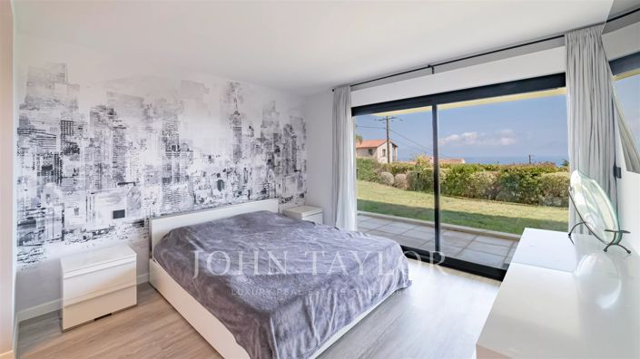 Image No.15-5 Bed House for sale