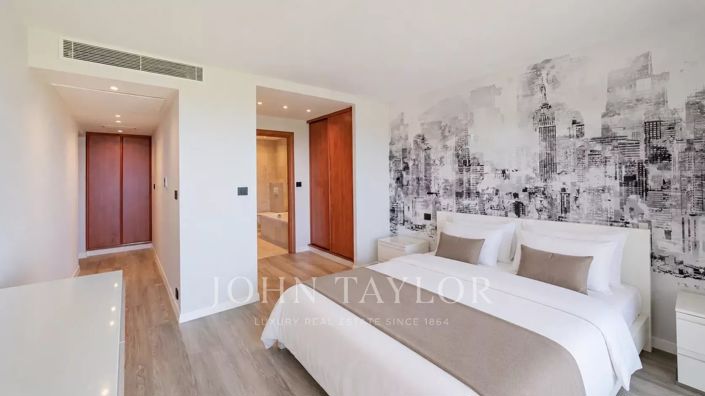 Image No.16-5 Bed House for sale