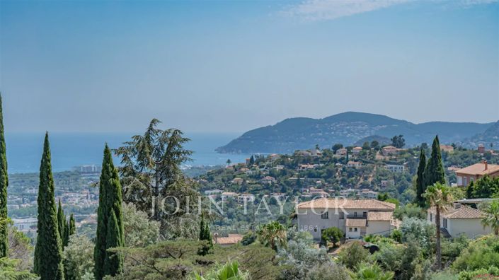 Image No.5-5 Bed House for sale
