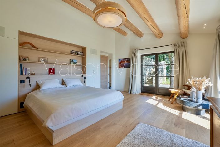 Image No.19-5 Bed House for sale