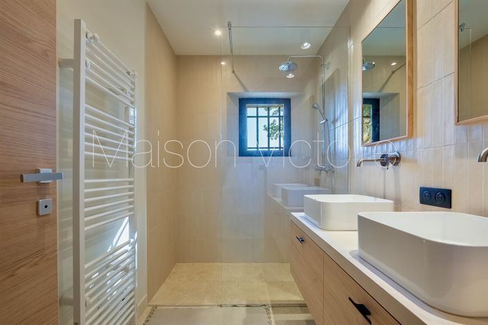 Image No.27-5 Bed House for sale