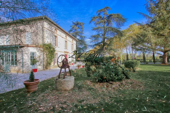 Image No.3-5 Bed Property for sale