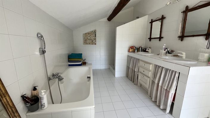 Image No.10-5 Bed House for sale
