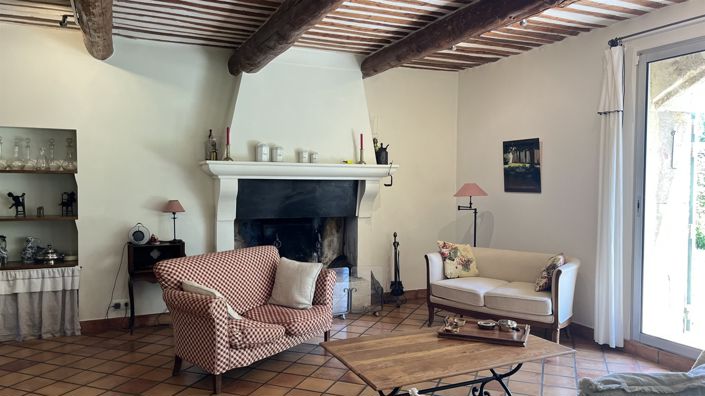 Image No.6-5 Bed House for sale