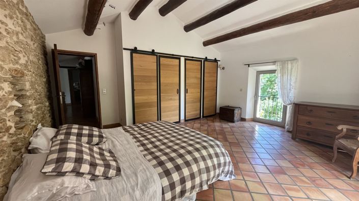 Image No.9-5 Bed House for sale