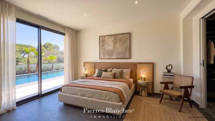 Image No.7-5 Bed House for sale