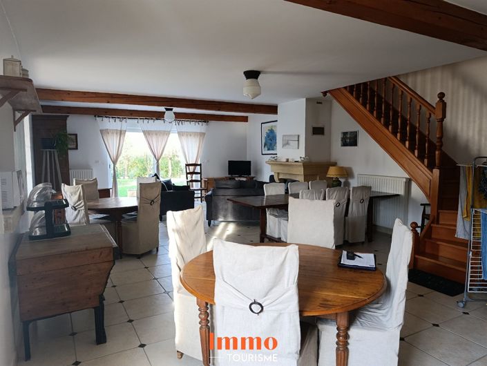 Image No.6-8 Bed House for sale
