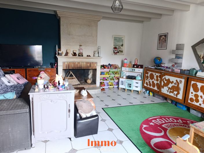 Image No.9-8 Bed House for sale