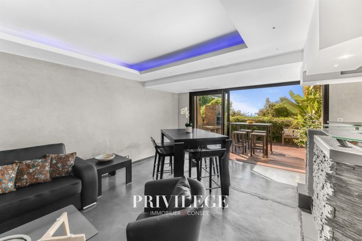 Image No.6-2 Bed House for sale
