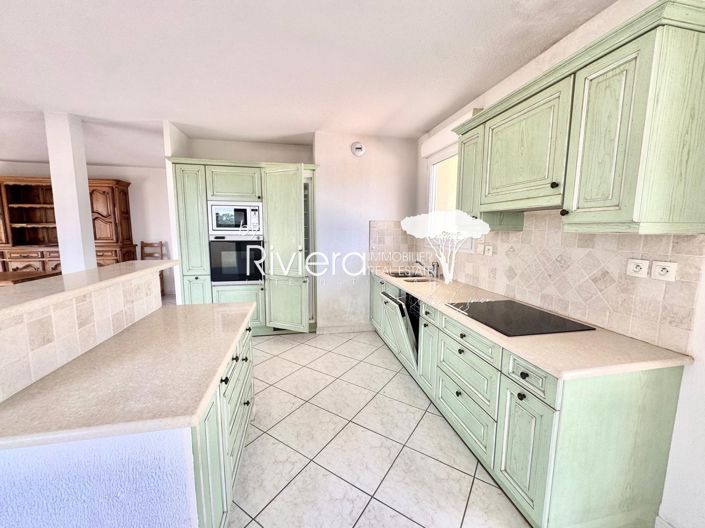 Image No.18-3 Bed Apartment for sale