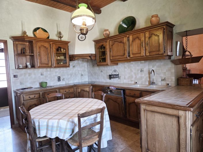 Image No.10-4 Bed House for sale