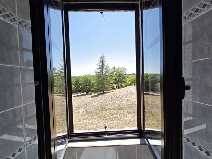 Image No.15-4 Bed House for sale