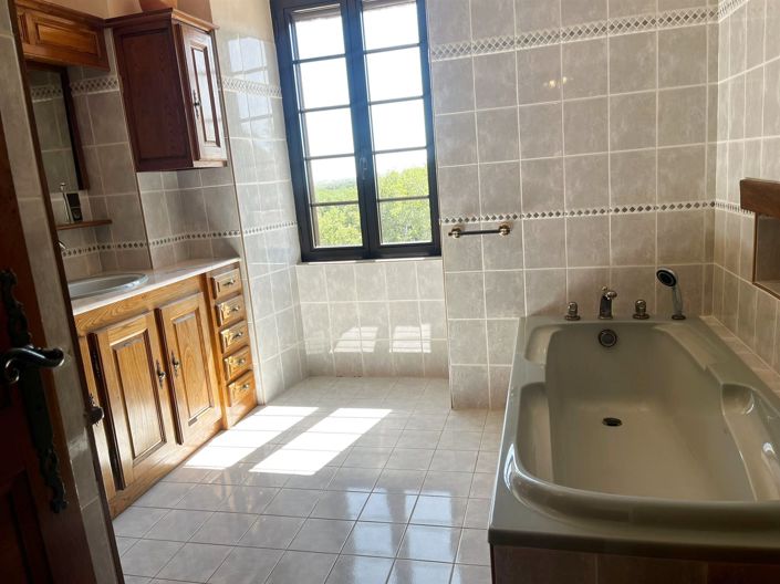 Image No.16-4 Bed House for sale