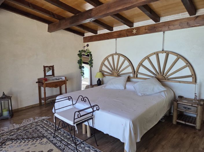 Image No.26-4 Bed House for sale