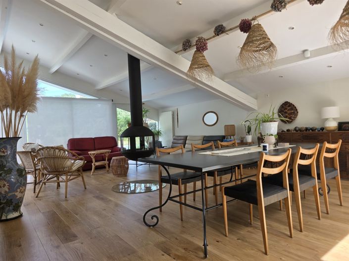 Image No.6-5 Bed House for sale