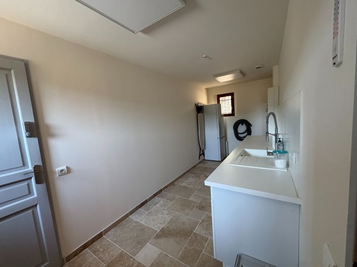 Image No.18-4 Bed House for sale