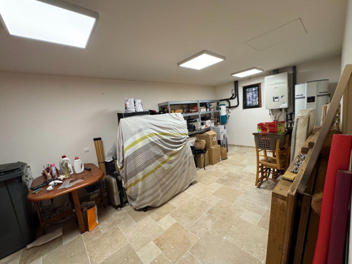 Image No.19-4 Bed House for sale