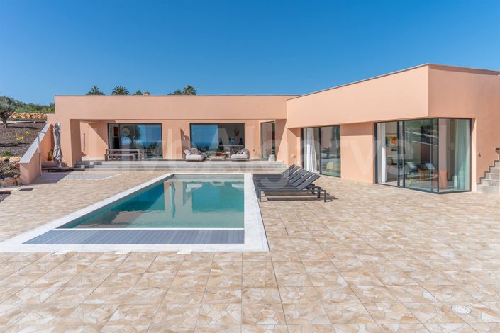 Image No.3-4 Bed Property for sale